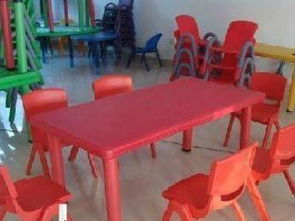 幼儿园学习桌 可拼式塑料桌与升降课桌椅的实用选择